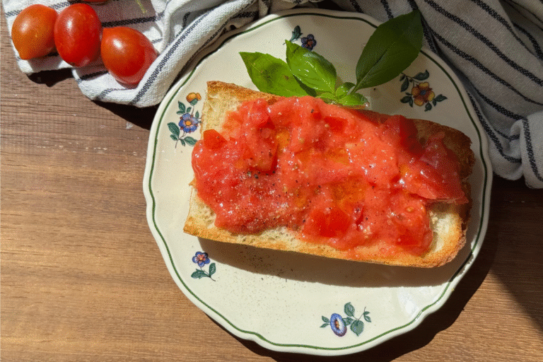 Pan con tomate: tomato toast